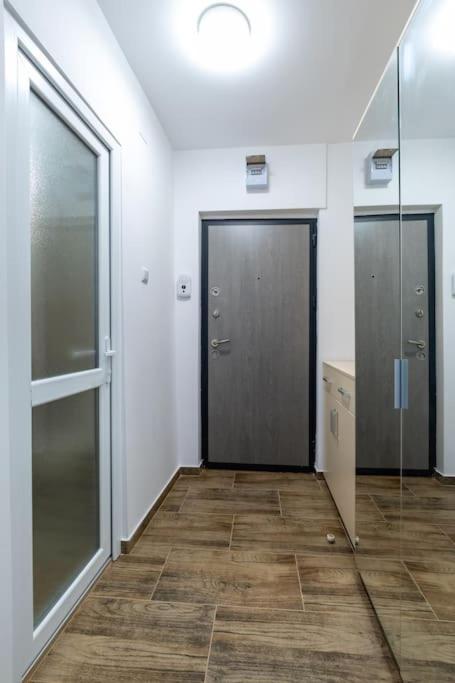 Luxury Radox Apartment Park 1 Bz Buzău Exterior foto