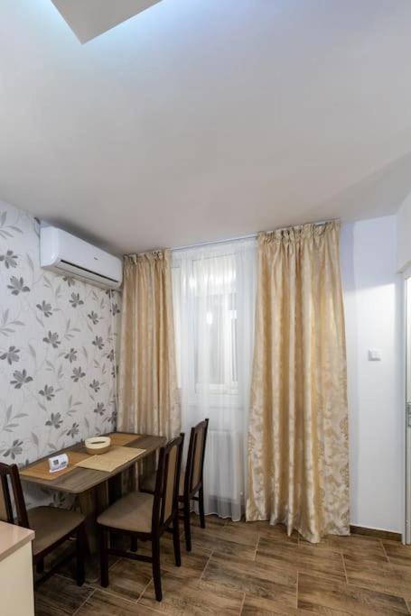 Luxury Radox Apartment Park 1 Bz Buzău Exterior foto