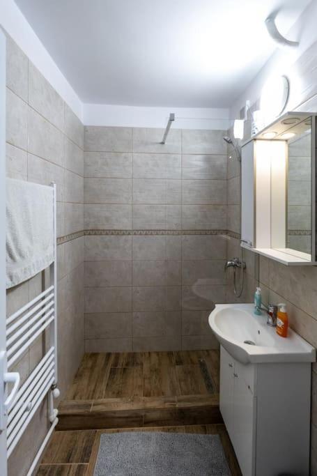 Luxury Radox Apartment Park 1 Bz Buzău Exterior foto